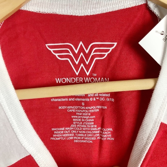 Wonder Woman Sporty Long Sleeve Tee With Blue Cape Costume New - Picture 7 of 8